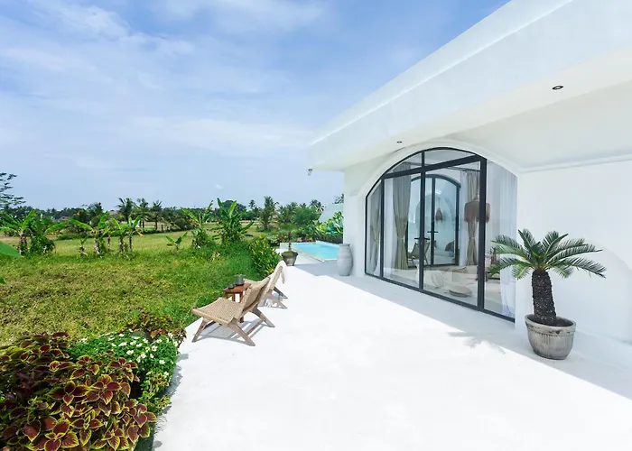 Romantic Serenity In Villa *